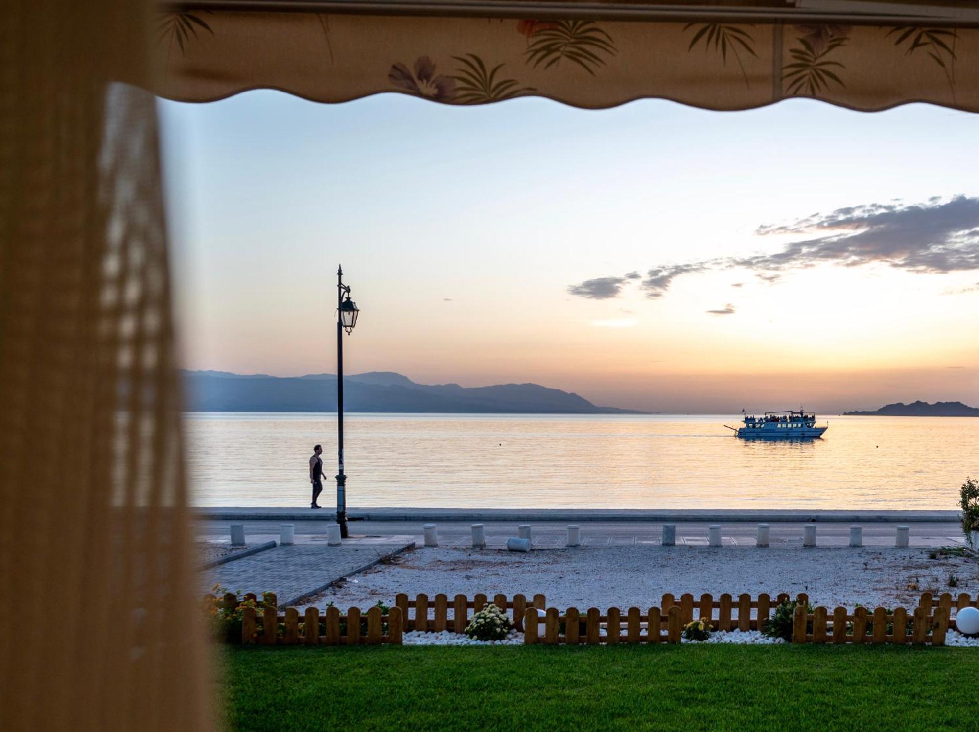 Apartamento Loutraki Sea Sunset Exterior foto
